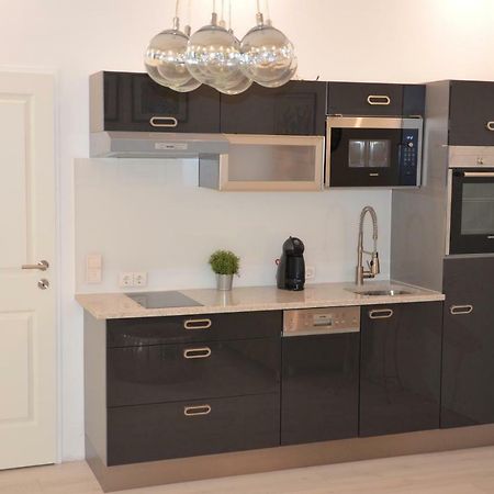 Modern City Apt, Next To Metro Wina Bagian luar foto