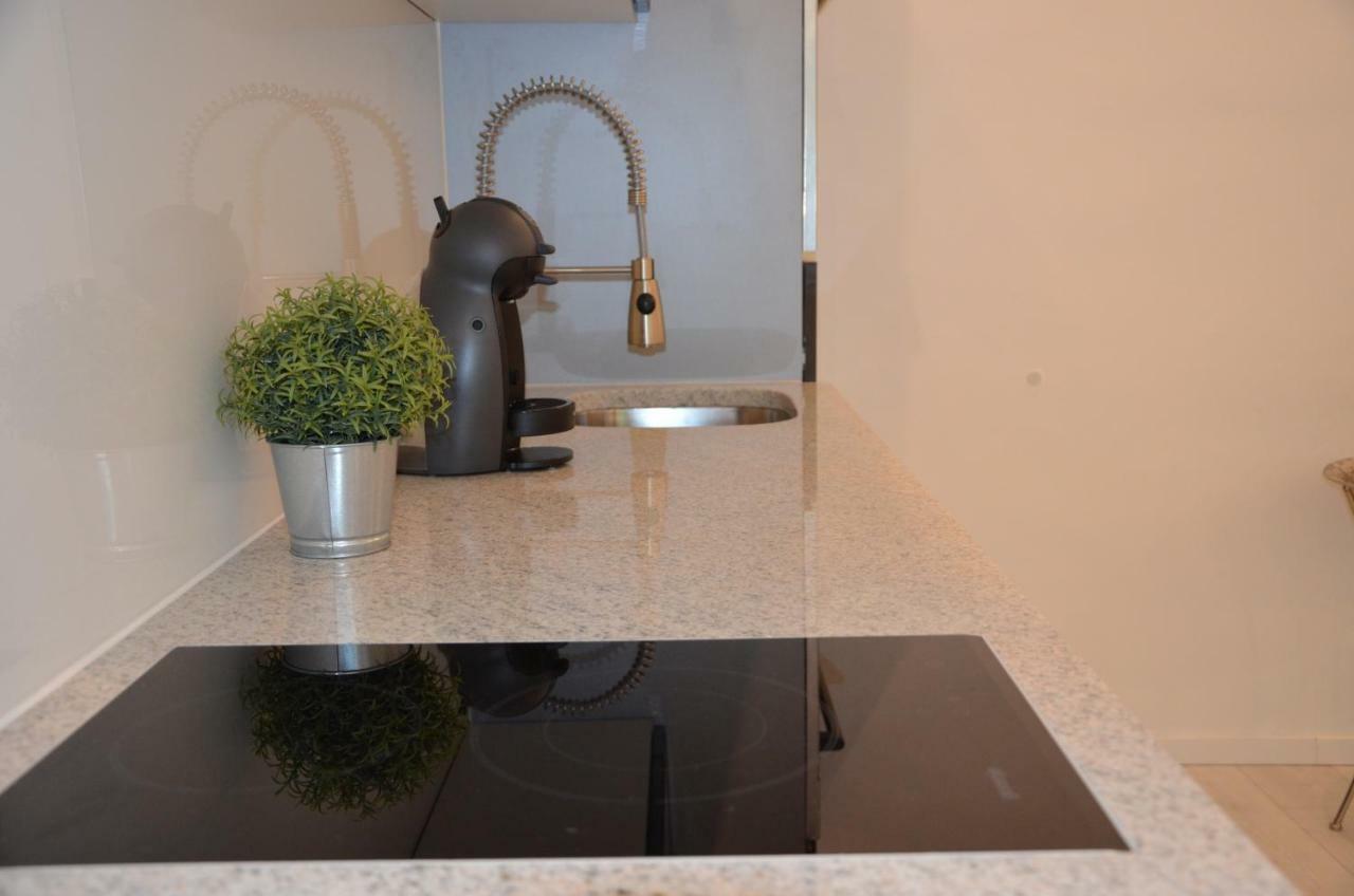 Modern City Apt, Next To Metro Wina Bagian luar foto