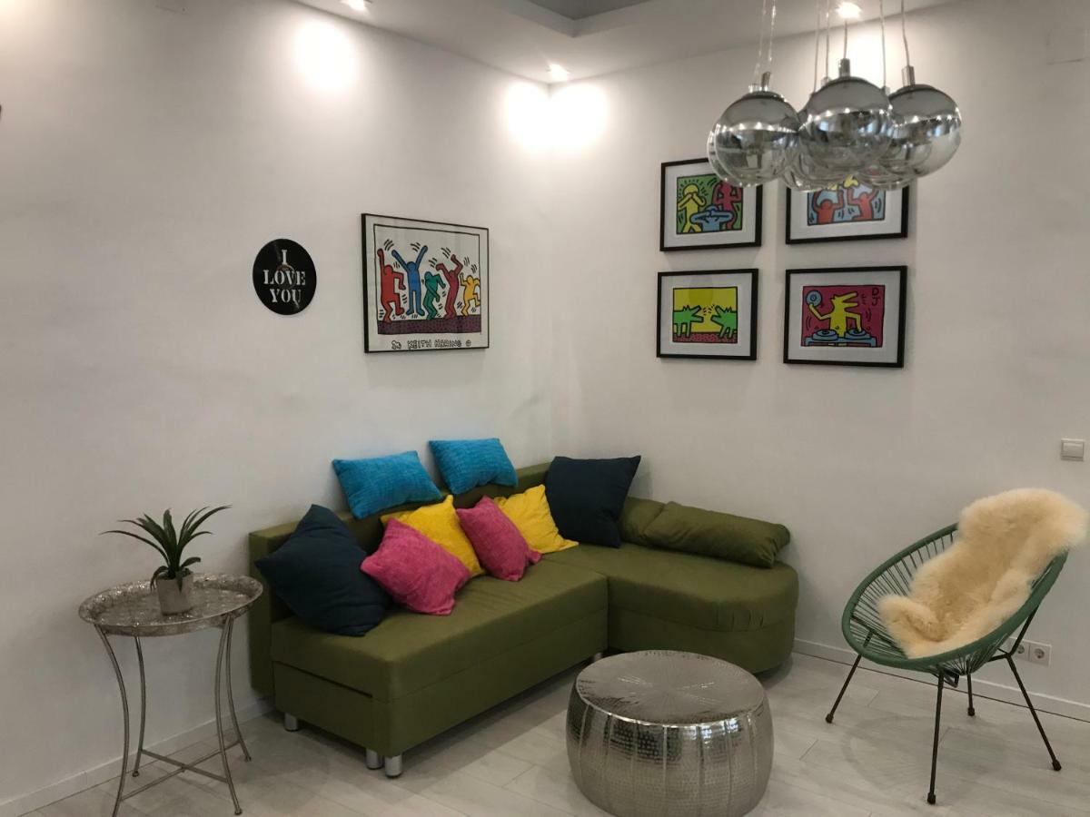 Modern City Apt, Next To Metro Wina Bagian luar foto