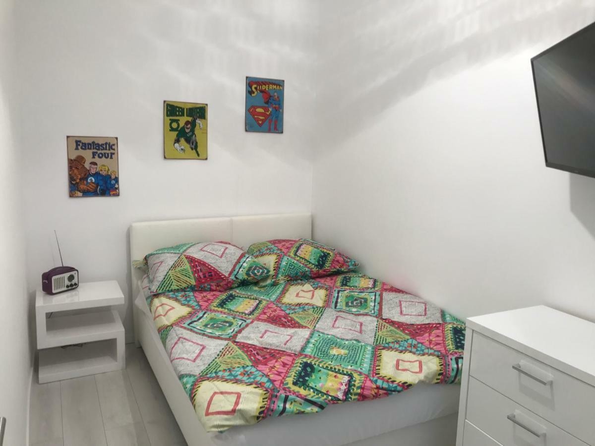 Modern City Apt, Next To Metro Wina Bagian luar foto