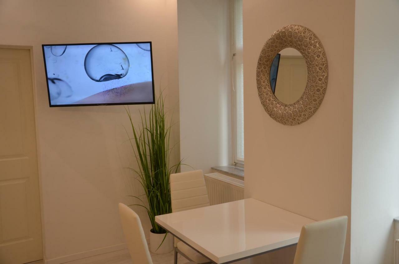 Modern City Apt, Next To Metro Wina Bagian luar foto